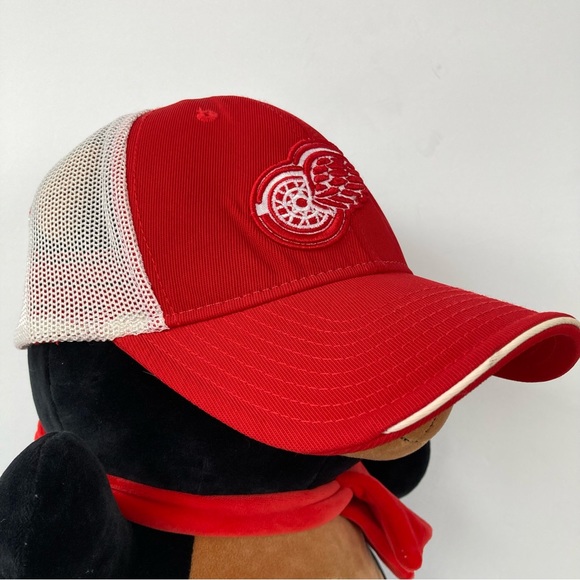 Reebok Men’s Detroit Red Wings Red White Mesh Cap Embroidered Logo NHL Authentic - Picture 1 of 10